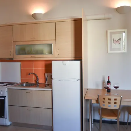 Theodora Apart-hotel Nikiana