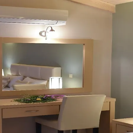 Theodora Apart-hotel Nikiana