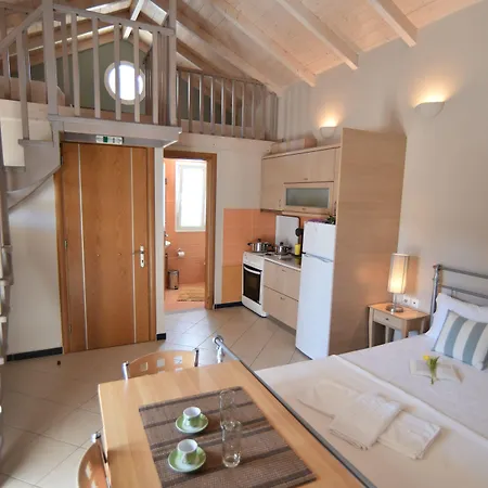 Theodora Aparthotel 3*