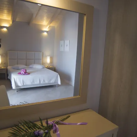 Aparthotel Theodora 3*