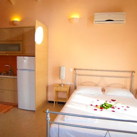 Apart-hotel Theodora