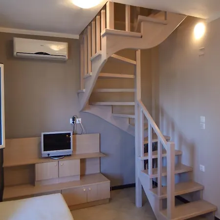 Apart-hotel Theodora 3*
