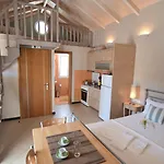 Theodora Aparthotel 3*