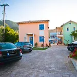 Theodora Aparthotel Nikiana