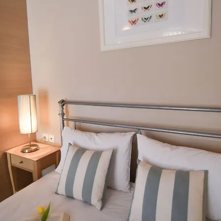 Aparthotel Theodora