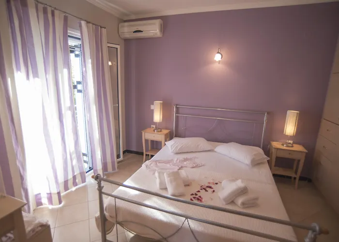 Aparthotel Theodora 3*