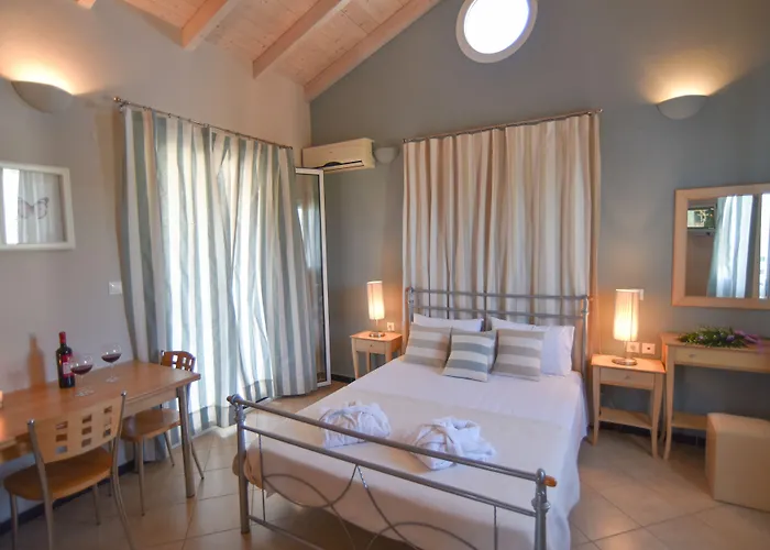 Aparthotel Theodora 3*