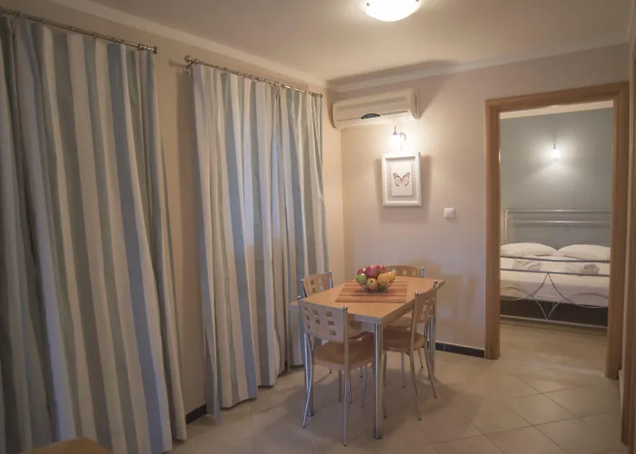 Theodora Aparthotel Nikiana