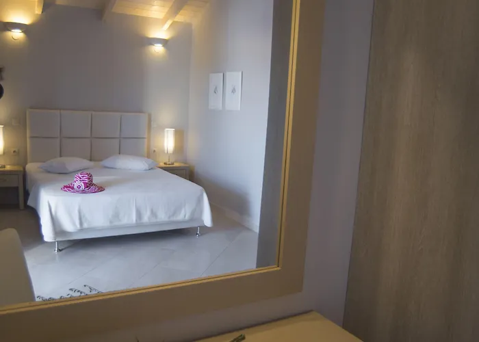 Aparthotel Theodora 3*