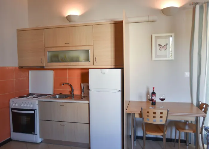 Aparthotel Theodora 3*